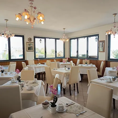 Alojamento de Acomodação e Pequeno-almoço Bb Orchidea 2*