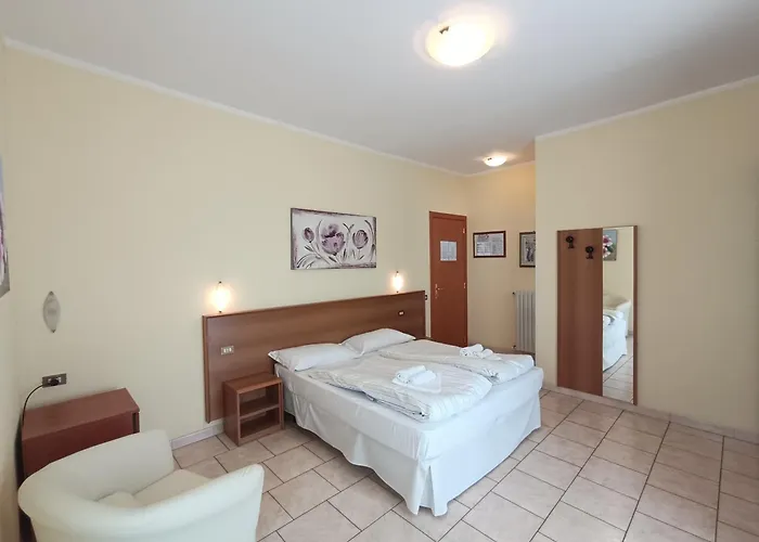 Oda ve Kahvaltı Bb Orchidea 2*